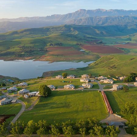 Cayley Mountain Resort Champagne Valley Buitenkant foto