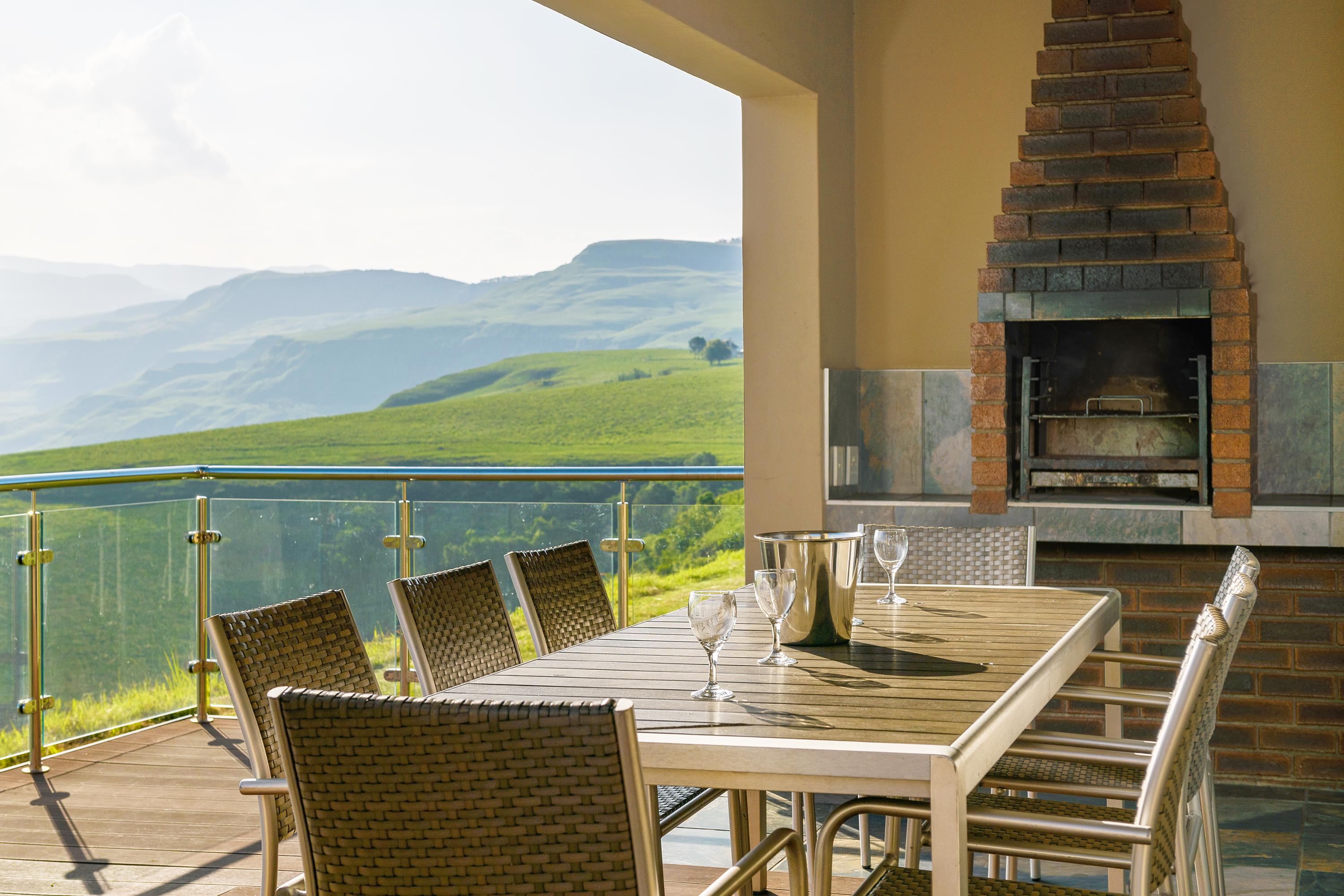 Cayley Mountain Resort Champagne Valley Buitenkant foto