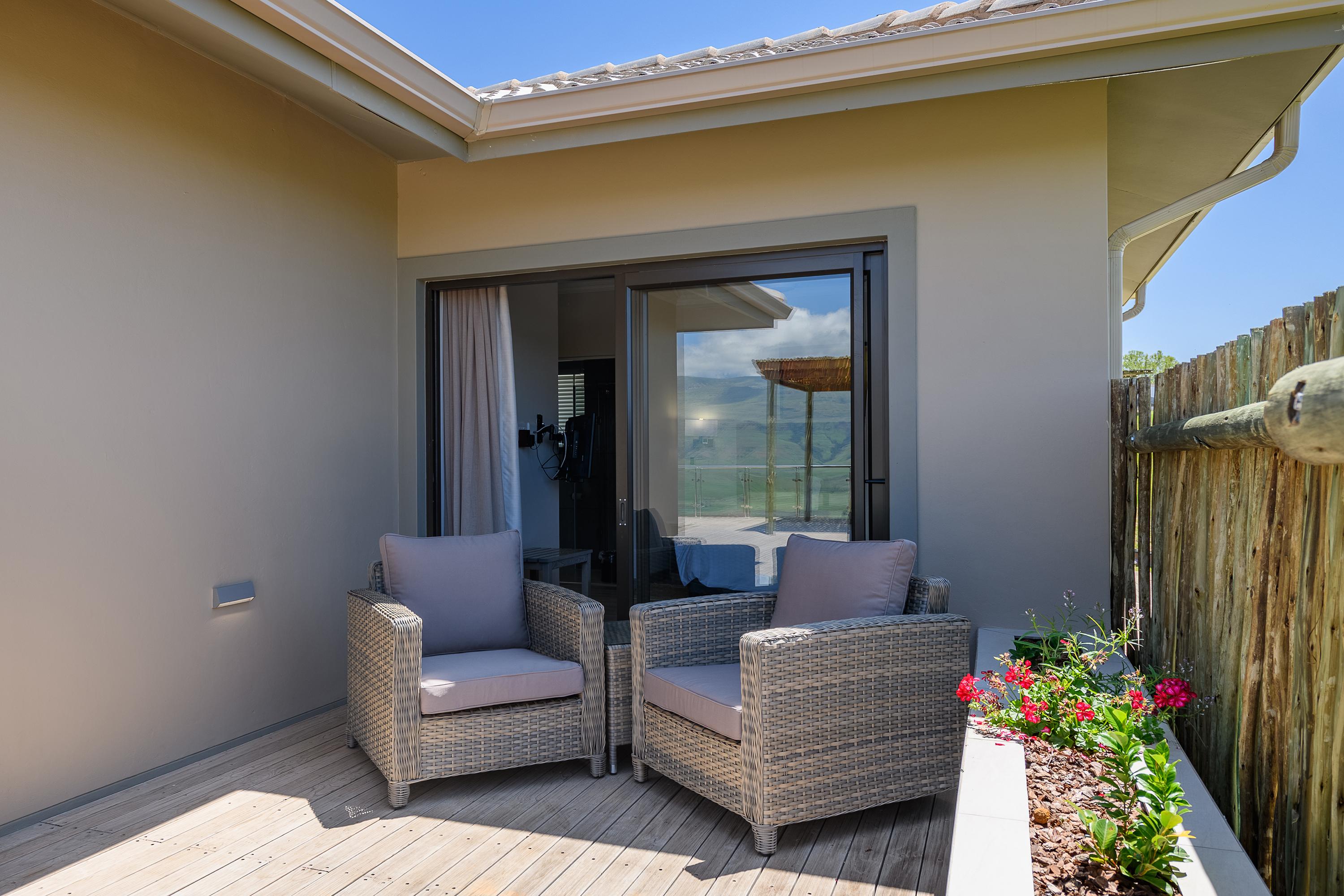 Cayley Mountain Resort Champagne Valley Buitenkant foto