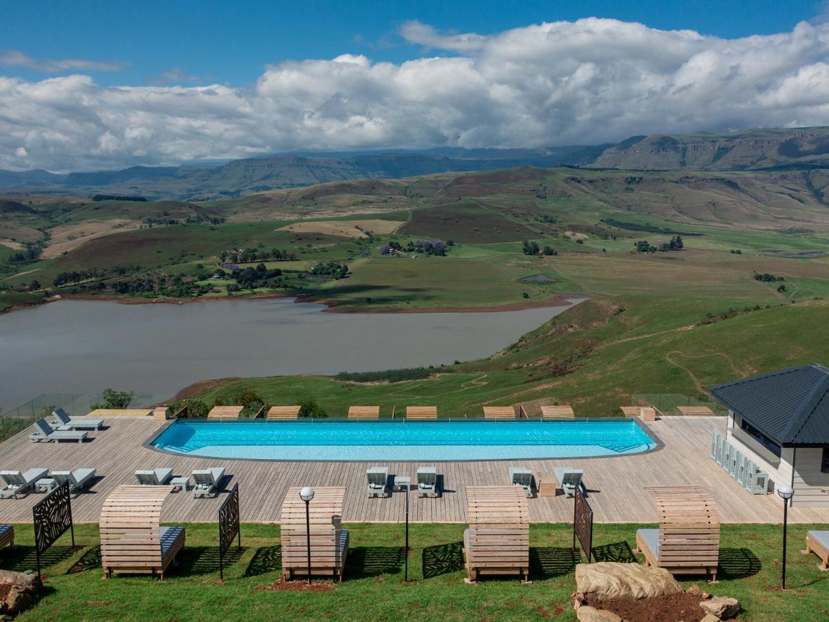 Cayley Mountain Resort Champagne Valley Buitenkant foto